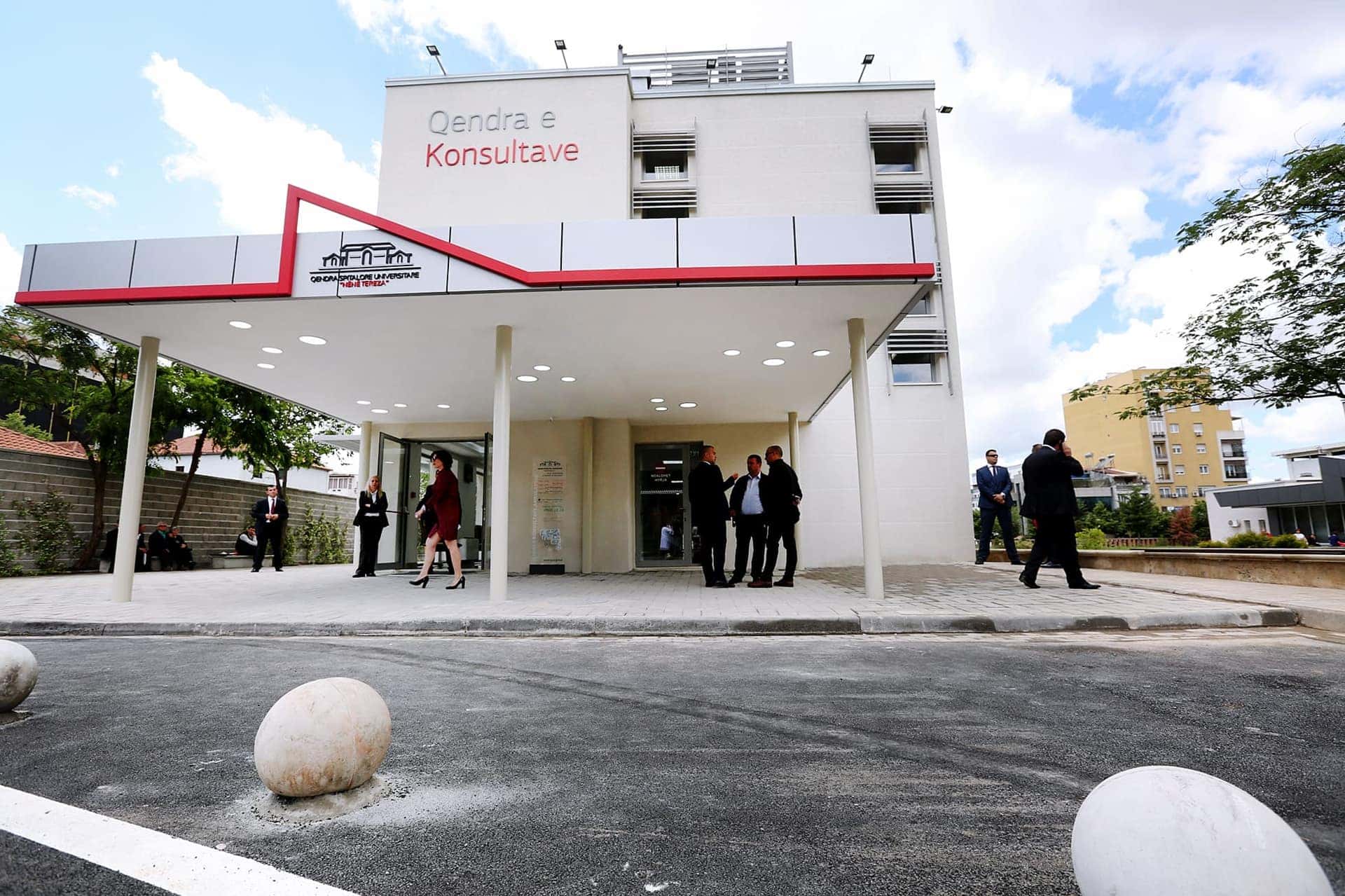 Fasada e rikonceptuar e Qendrës së Konsultave në QSUT, Tiranë