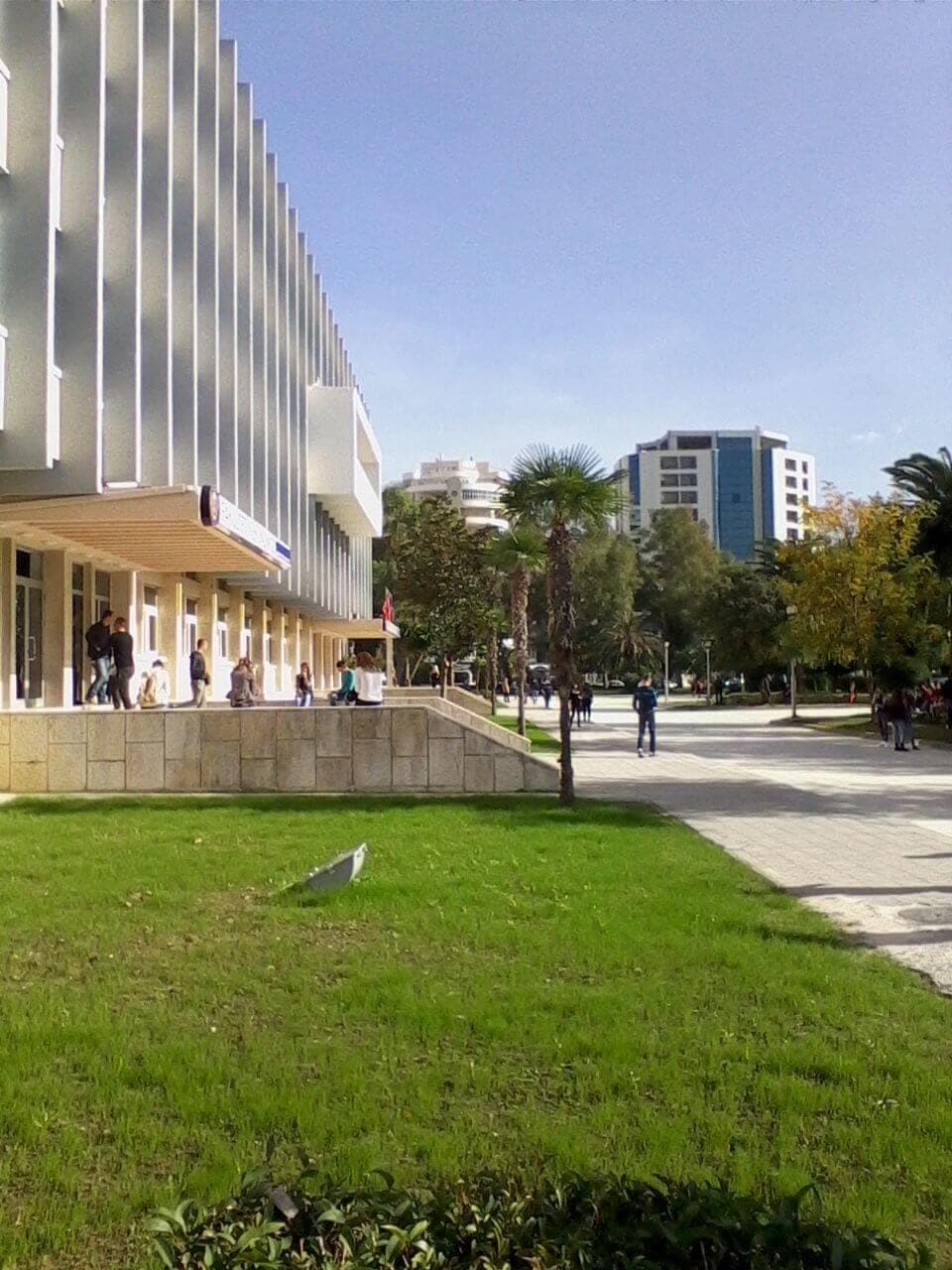 Fakulteti Ekonomik, Universiteti “Ismail Qemali” — fotografi 1 nga 2