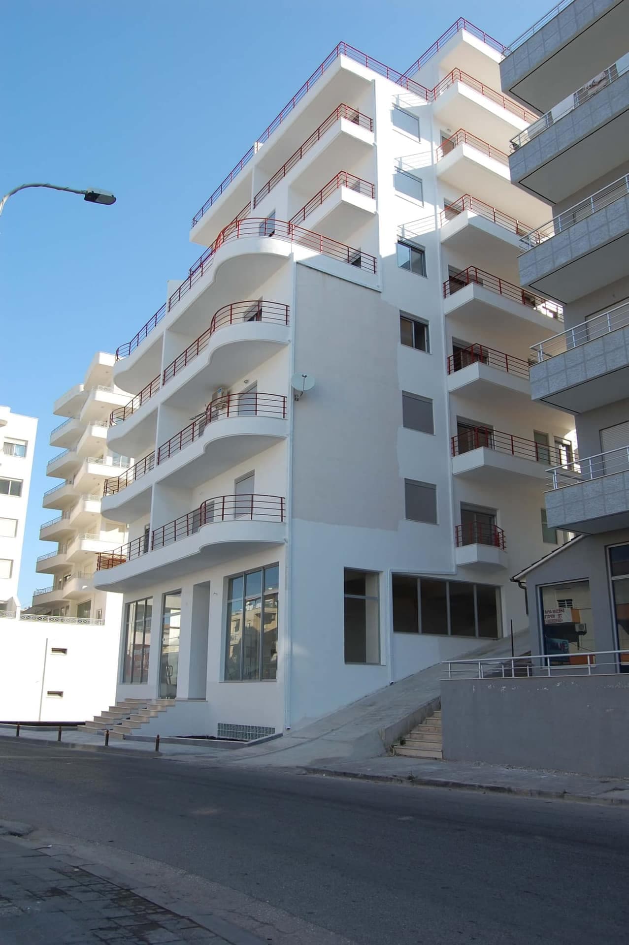 Godinë banimi në Sarandë — fotografi 1 nga 5