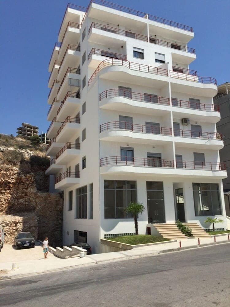 Godinë banimi në Sarandë — fotografi 4 nga 5