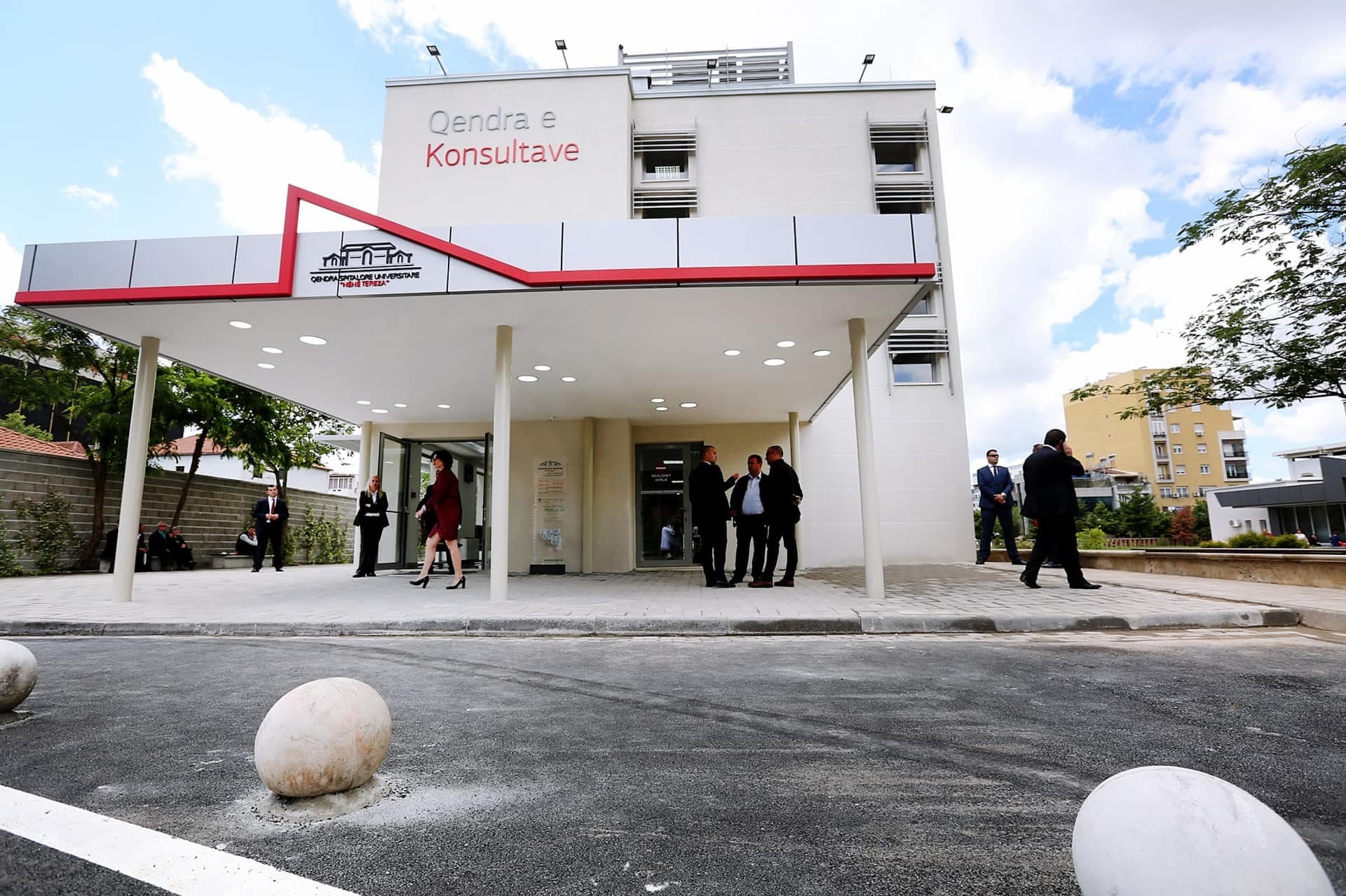 Fasada e rikonceptuar e Qendrës së Konsultave në QSUT, Tiranë