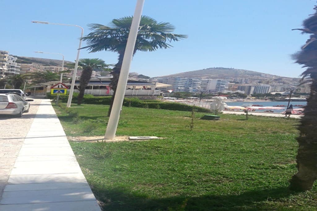 Rruga e Flamurit, Sarandë — fotografi 1 nga 11
